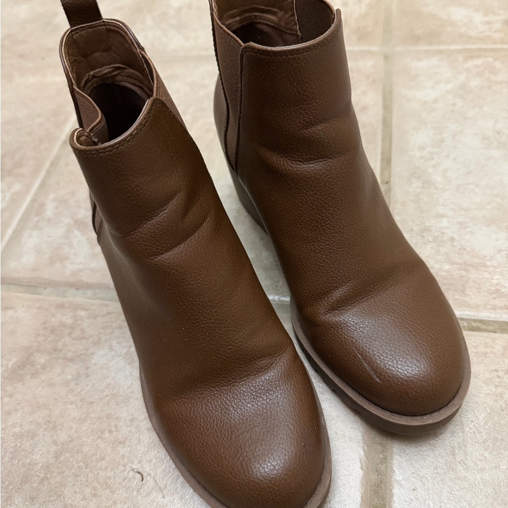 Brown Leather Chelsea Ankle Boots